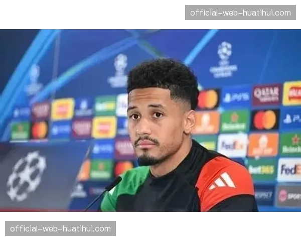 法国后防军备竞赛落幕，萨利巴英超历练铸就世界杯首发底气